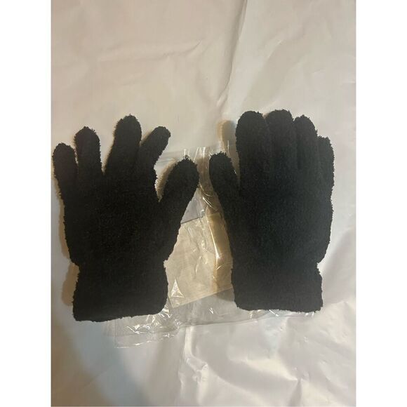 Hello Kitty Soft Plush Winter Gloves - Picture 2 of 2